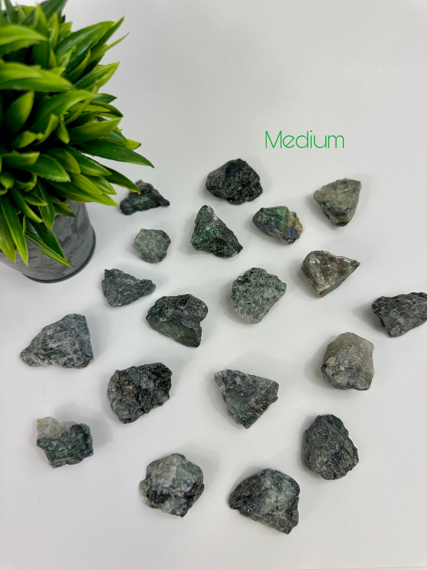 Emerald Raw Pieces - Medium